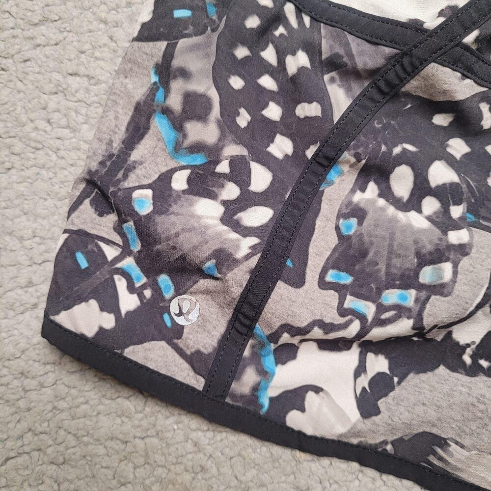 Lululemon Tracker Shorts 8 Exploded So Fly Butterfly Angel Wing Black Running - Picture 4 of 12